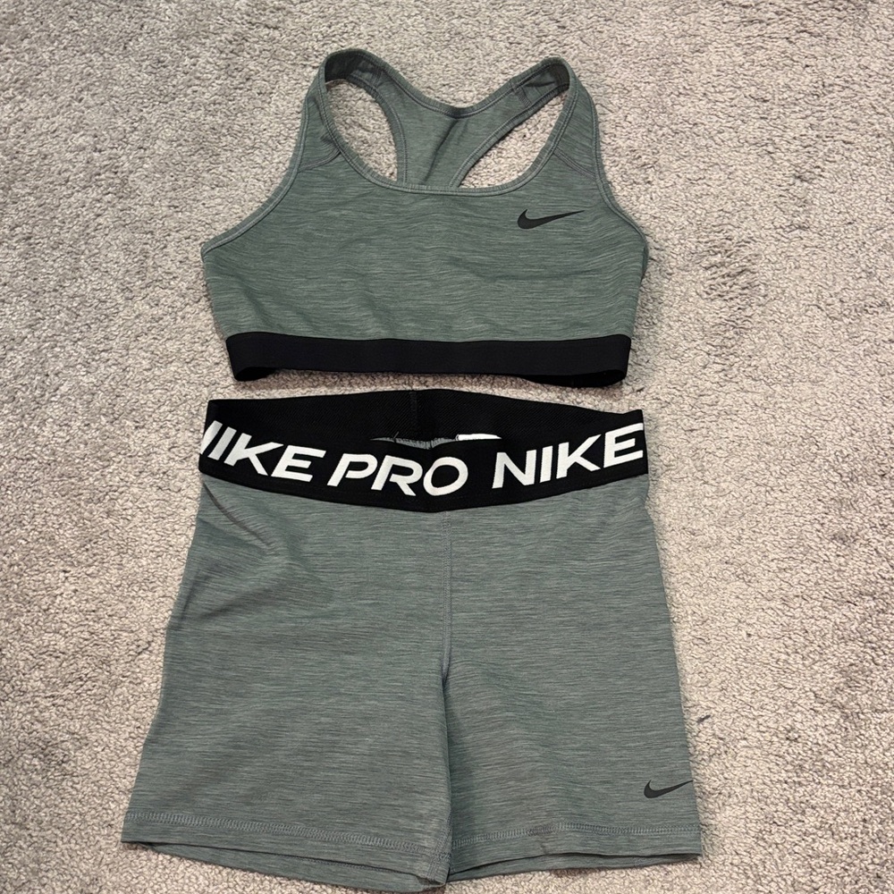 Nike Heather Gray Sports Set